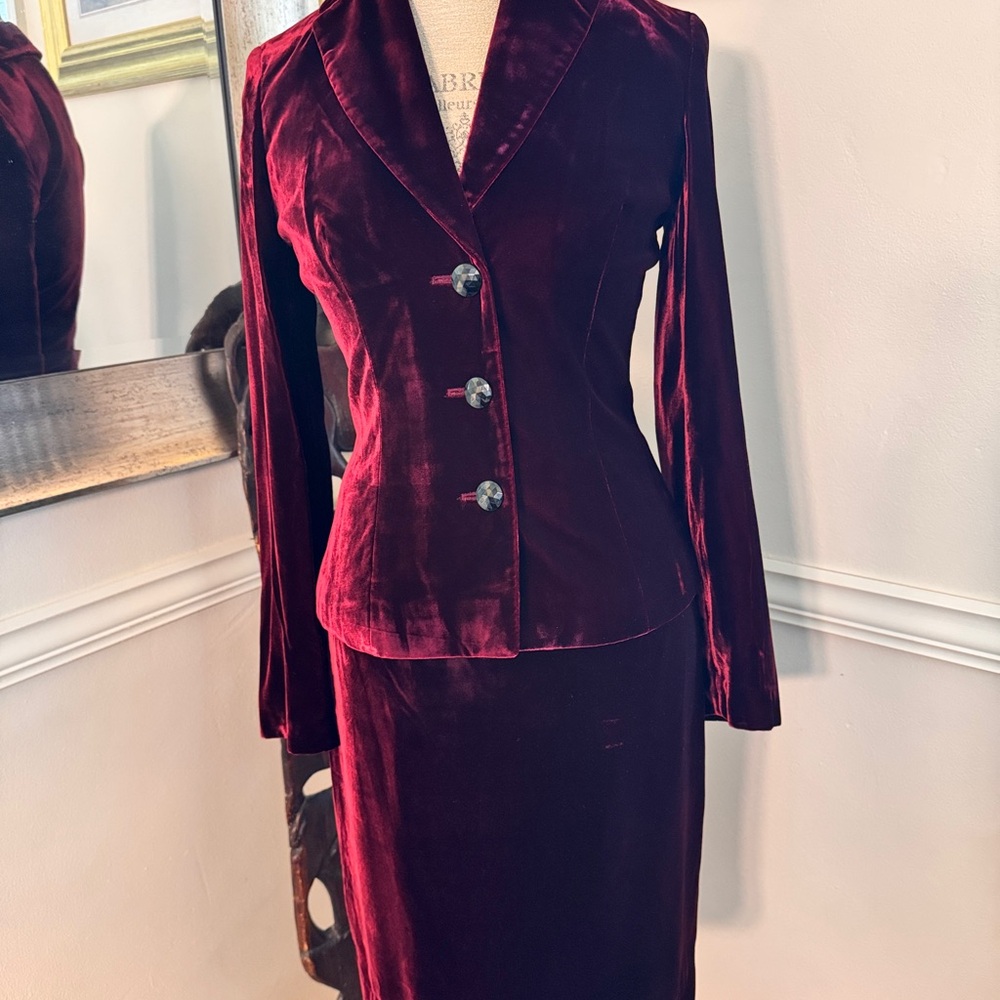 Elegant Velvet Burgundy Blazer and Skirt Set | Size 4